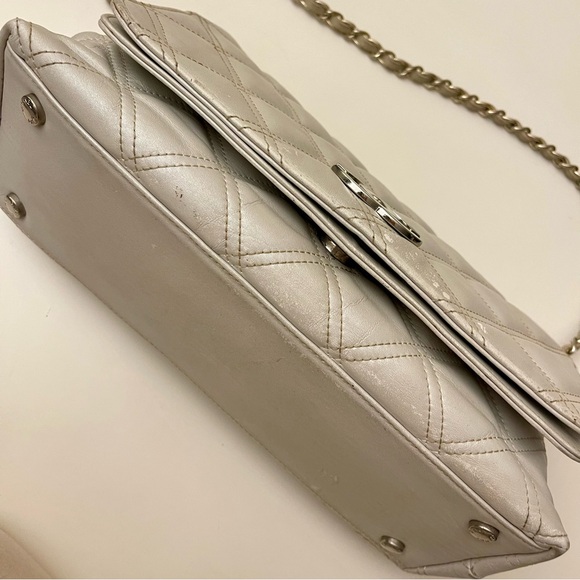 Vintage Chanel Quilted Leather Flap Bag - Light Grey - Picture 6 of 13